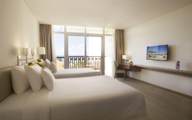 Sandy Beach Non Nuoc Resort