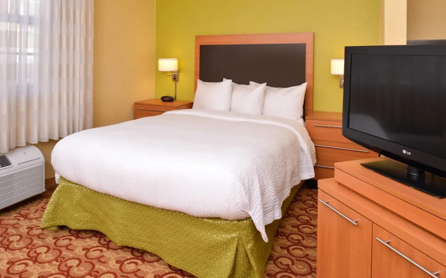 Candlewood Suites Miami Lakes an IHG Hotel