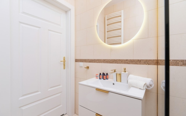 Apartment Krakusa by Renters Presige