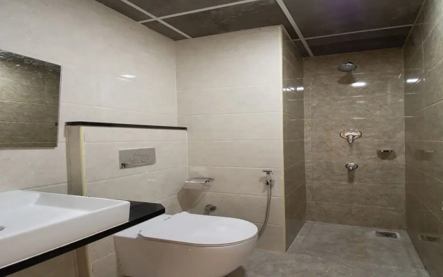 Capital O 23618 Hotel Royal Benza