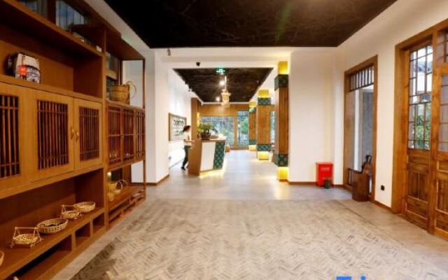 Enshi love Qingjiang hotel(Tujia daughter City store)