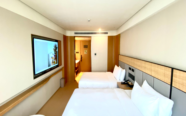 Ji Hotel Shanghai People's Square Fujian Middle Road