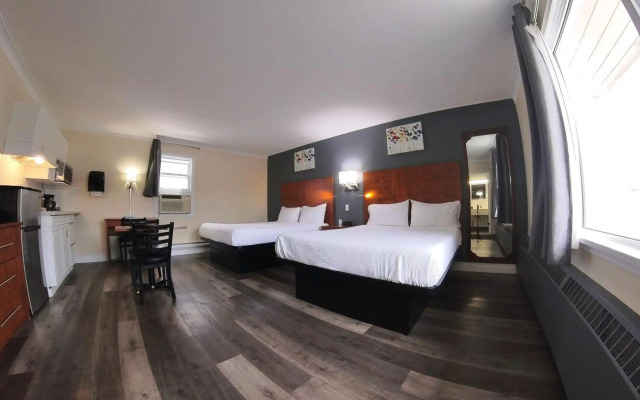 Moonlight Inn and Suites