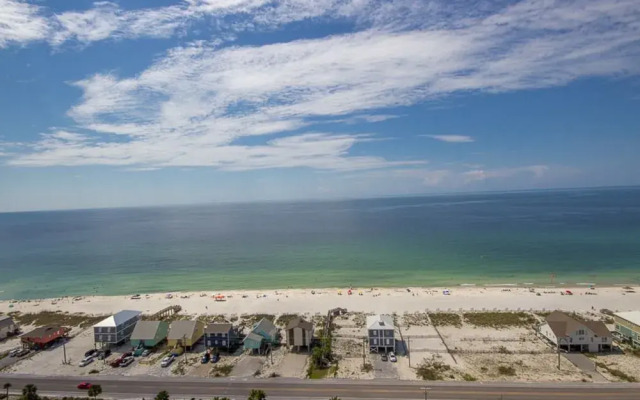 Bel Sole Penthouse 1801 - 4 Br condo