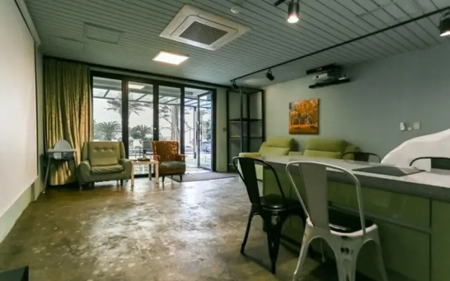 Seogwipo Black Land Lace Spa Pension