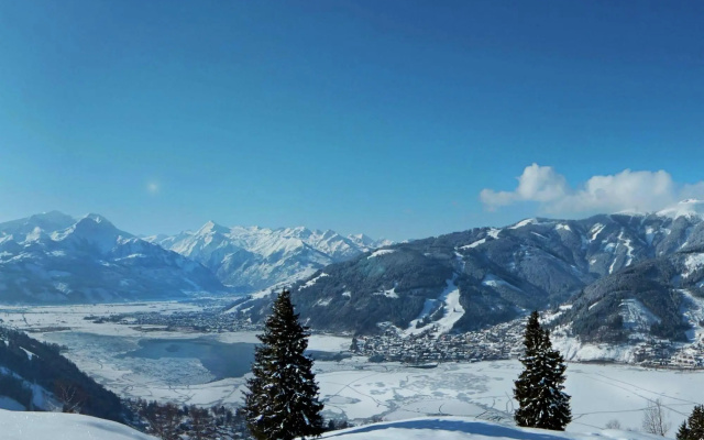 Charming Apartment in Zell am See with Mountain Views