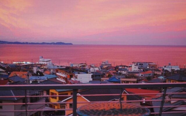 Atami Red House