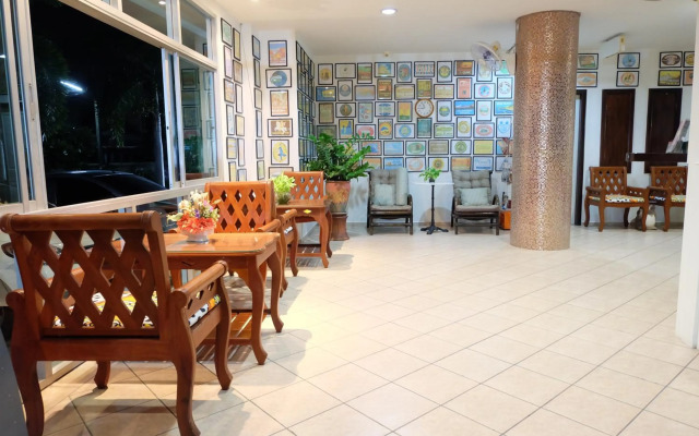 Lomsabai Apartments