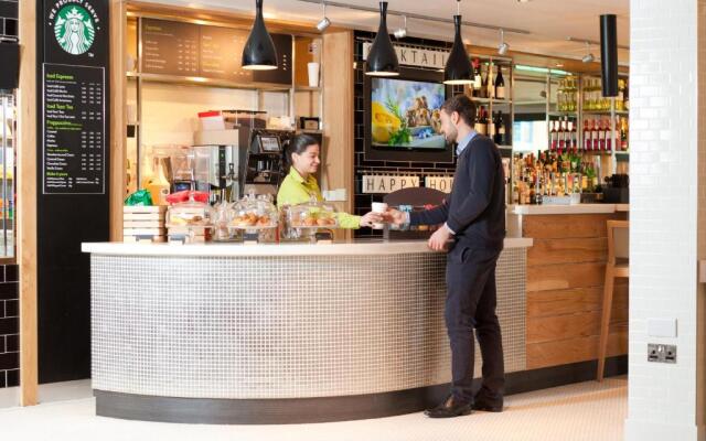 Holiday Inn London Brentford Lock by IHG