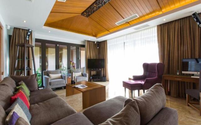 Dasiri Lakefront Villa Premium