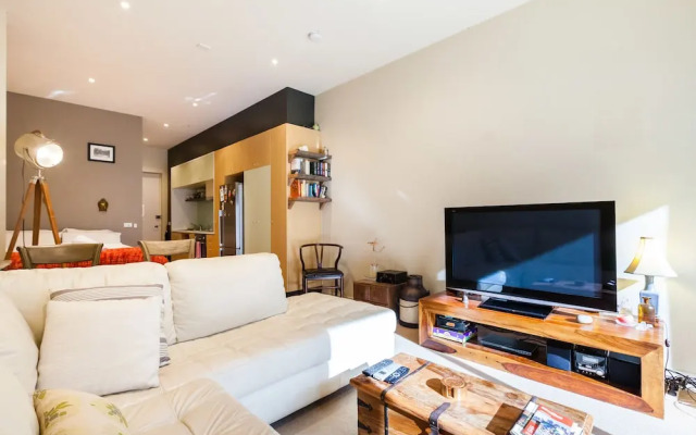 TENNYSON, Richmond Studio Apartment