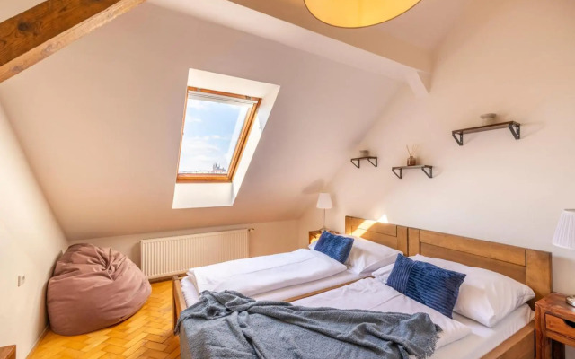 Štupartská 9 - Tyn Church View Apartment with terrace