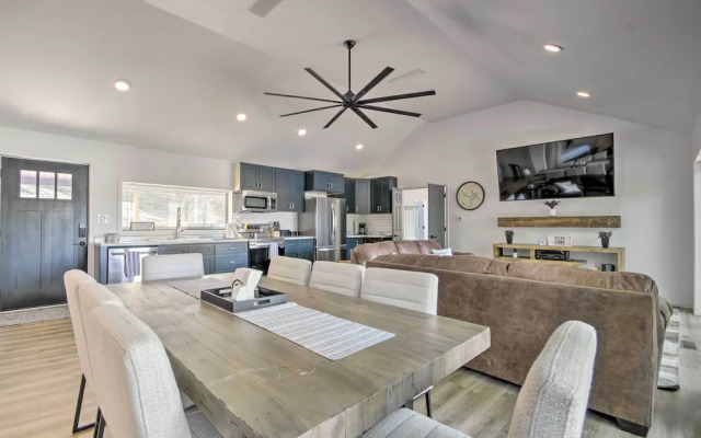 Waterfront Escape: Ozarks Home + Guest House!