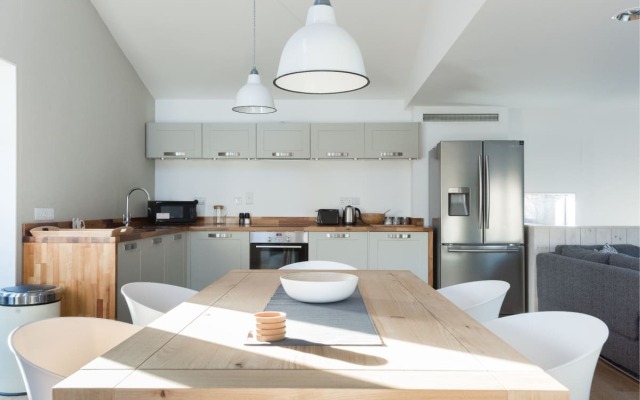 The Cliffside Loft - Distinctly Modern 3BDR Riverside Home