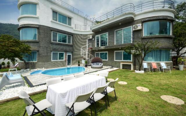 LX22 Pool Villa Yangpyeong Jeom
