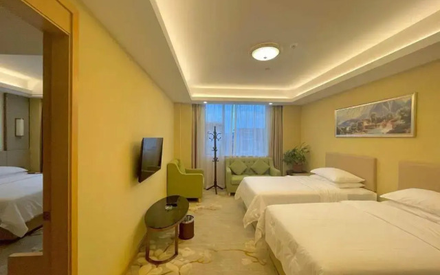 Vienna International Hotel (Foshan Eternal Love Xiqiao Mountain Scenic Area)