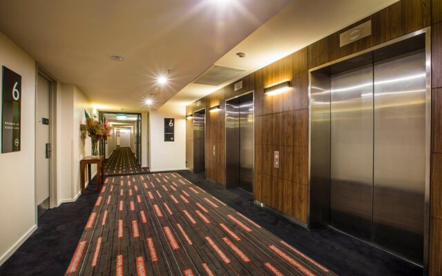 Hotel Indigo Melbourne on Flinders by IHG