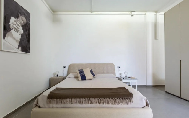 2732 Suite More by Barbarhouse