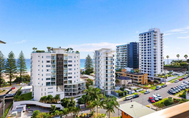 Rainbow Commodore Apartments