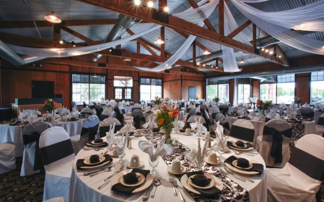 Wildwood Lodge  St Paul