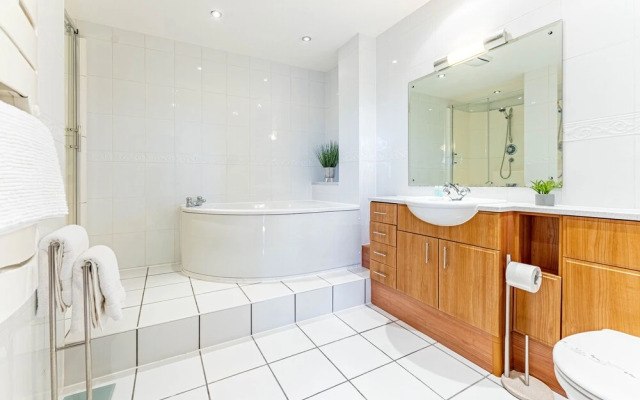 Celador Apartments - Riverside House Serviced Apartments