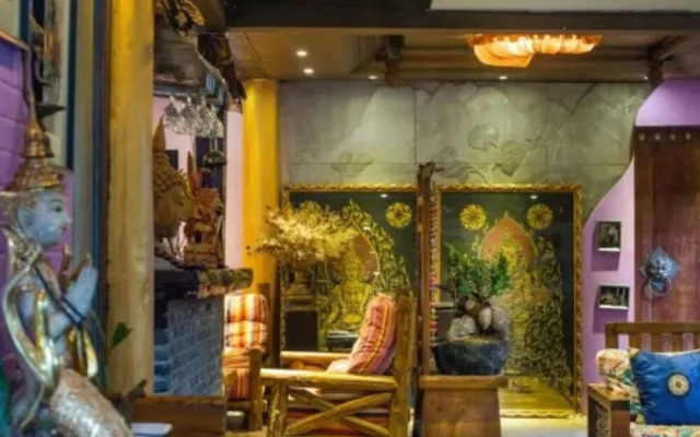 Floral Hotel Limaroonthai shuhe