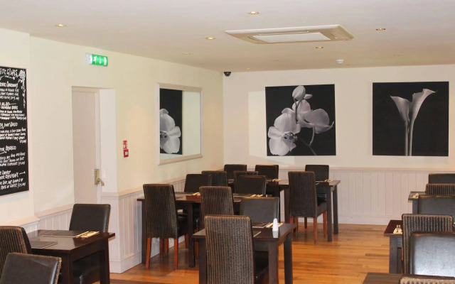 Oak Farm Hotel