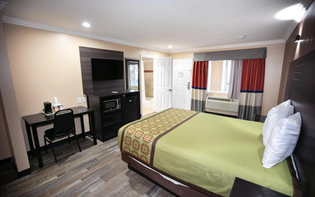 Rodeway Inn & Suites