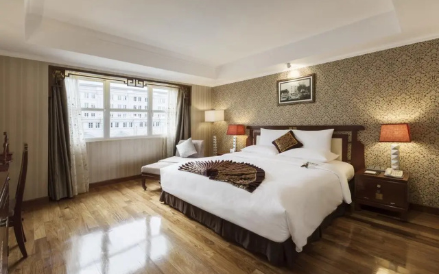 Rex Hotel