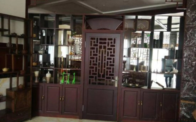 Happy Valley Manor