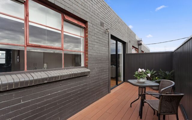 Manallack Apartments Olley