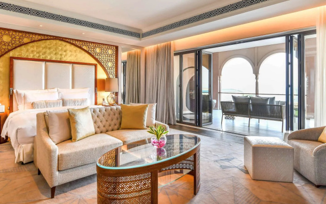 Royal Saray Resort