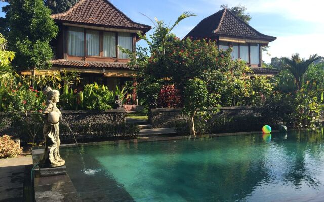 Sari Bamboo Villas