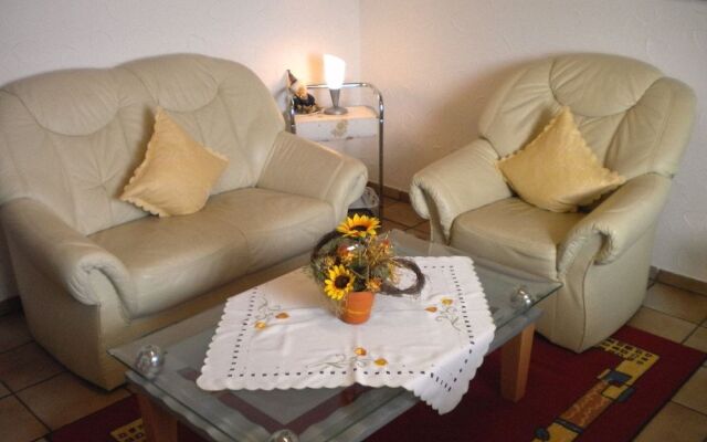 Apartment in Silbecke With Garden