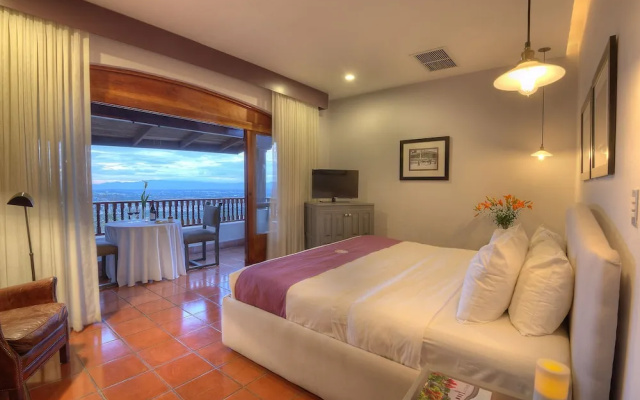 Alta Las Palomas Hotel
