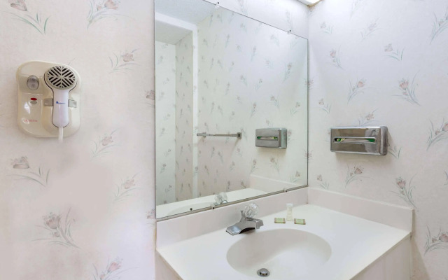 Super 8 By Wyndham Ashland/Richmond