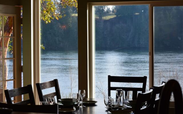 Pirates Cove Beach House