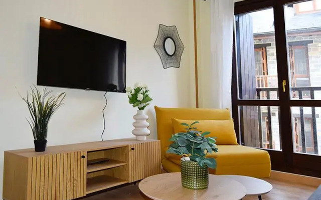 Apartamentos Escarrilla Suites 3000