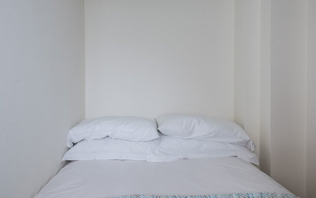 Cosy 2BR Fulham Apartment With Terrace!