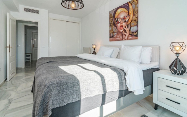 Lcr4 - Large 3-bedroom Apartment Near Beach
