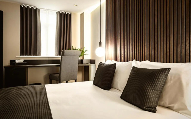 The Acacia, Luxury with Private Balcony + Parking