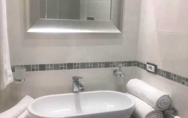 Napoli Central House