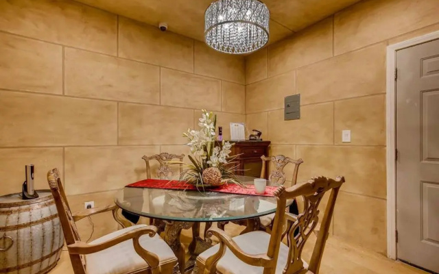 Villa Gordal - Enormous Villa in las Vegas with 39 Sleeps