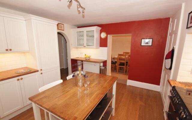 Wellsway House - Stylish Townhouse