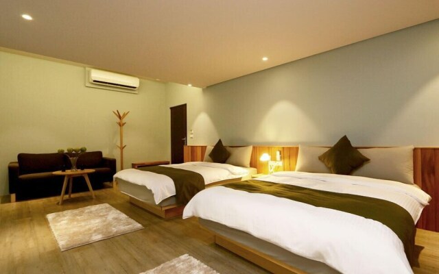 ii 1979 Bed&Breakfast