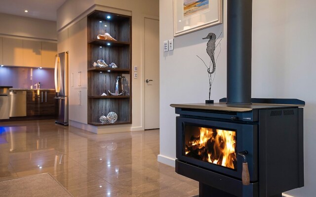 Coral Sands Luxury Beach House