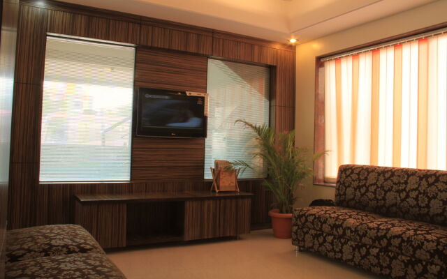 Hotel Sai Gurusthan