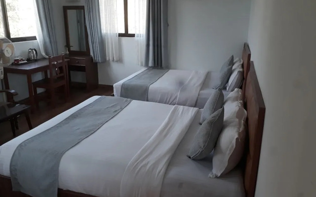 Dragon Hotel