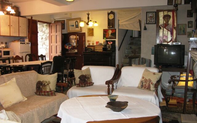 Antique Seaside Stone House - Boat Trips