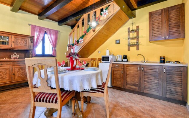 Awesome Home in Adamovec With 2 Bedrooms, Sauna and Wifi